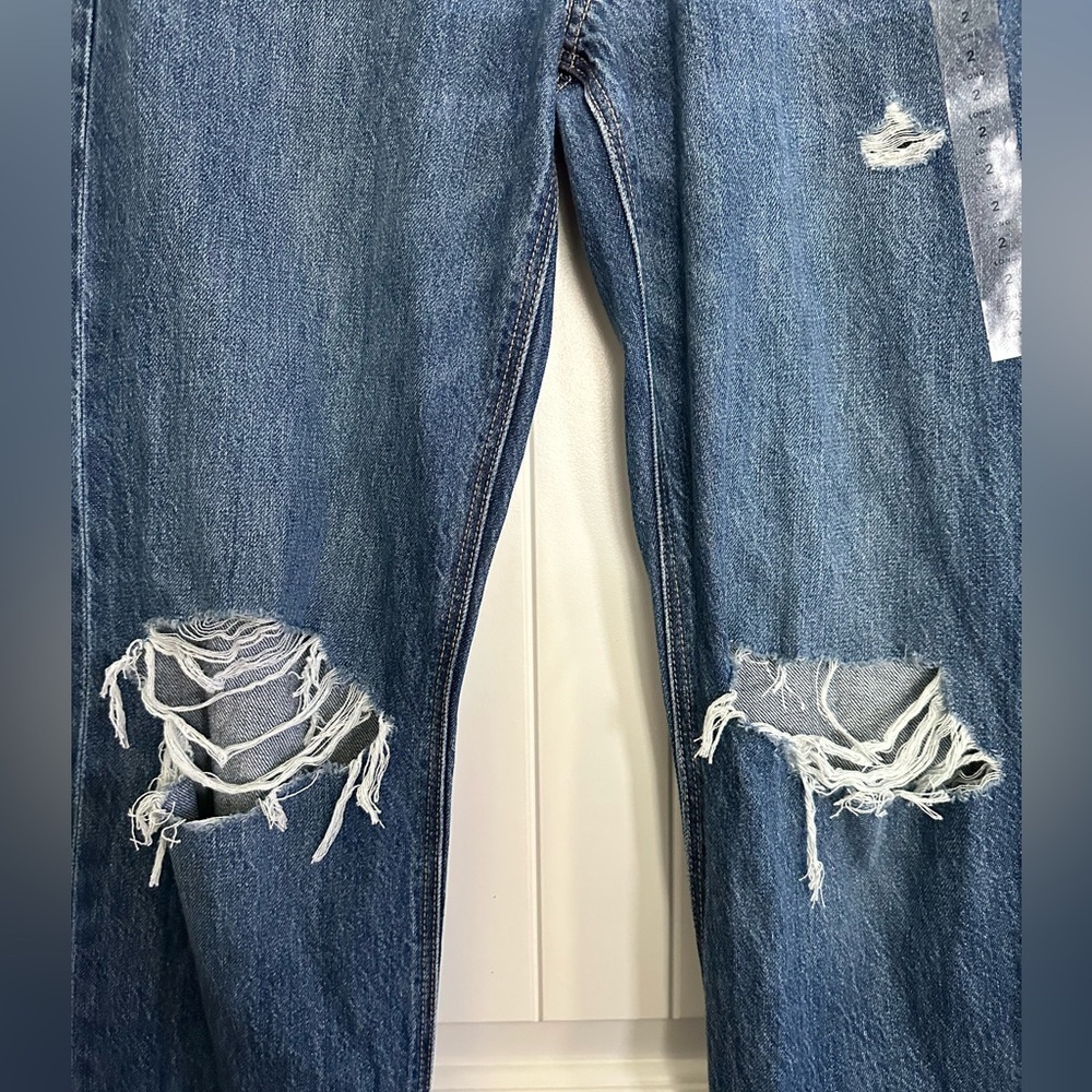 American Eagle Women’s Distressed Straight Jeans - Picture 2 of 7